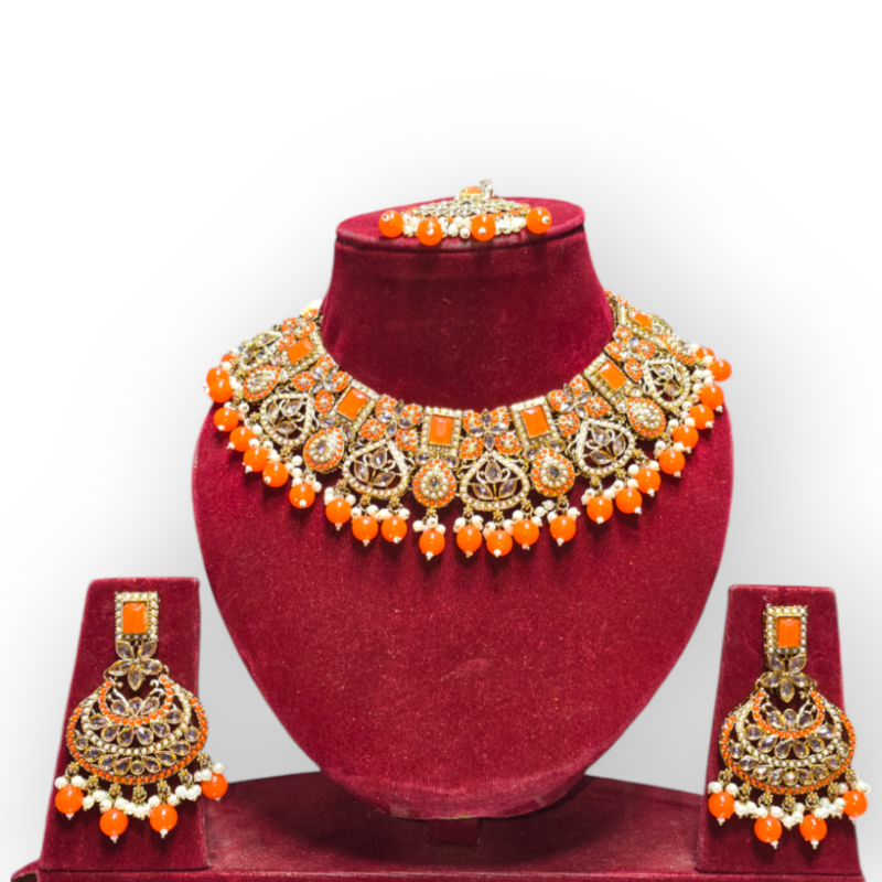 Gold Tone Kundan Choker Necklace Earring Maangtikka & Passa For Women - Image 7