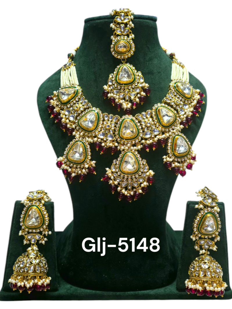 Maroon Runali Kundan Jewellery Set